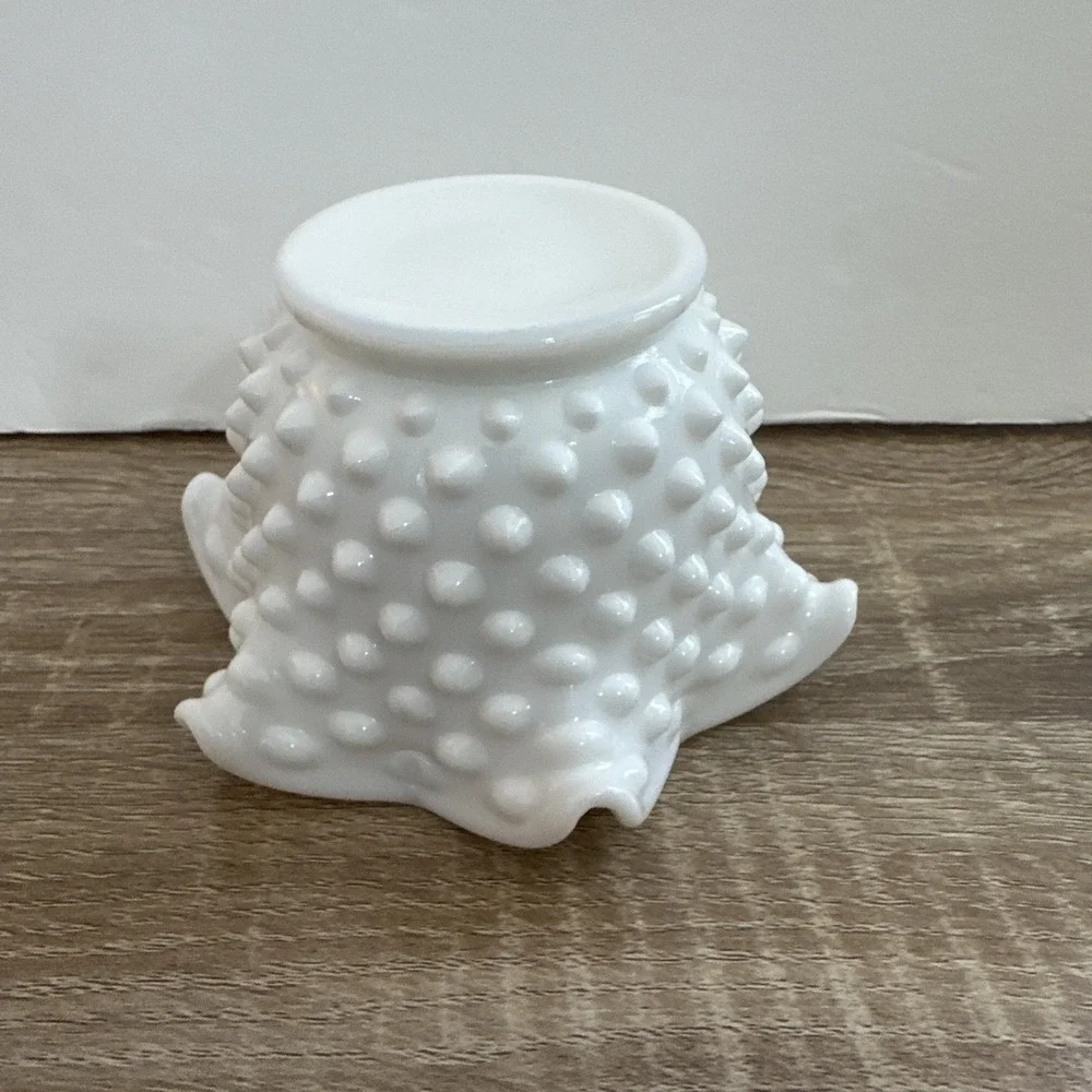 FENTON Milk Glass‎ Vintage Ruffled Bowl Hobnail Pattern 3